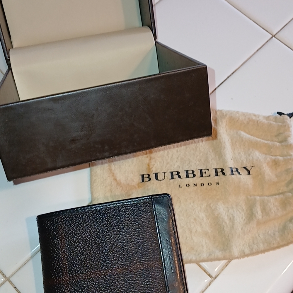 Burberry Men's Black Leather Wallet